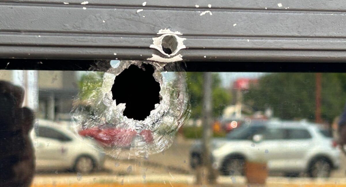 Permanece cerrado restaurante del sector Tres Ríos, Culiacán donde ocurrió ataque armado; así luce (FOTOS)
