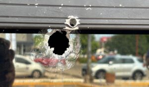 Permanece cerrado restaurante del sector Tres Ríos, Culiacán donde ocurrió ataque armado; así luce (FOTOS)
