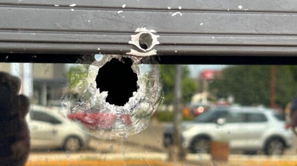 Permanece cerrado restaurante del sector Tres Ríos, Culiacán donde ocurrió ataque armado; así luce (FOTOS)