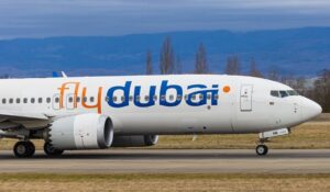 Avión de Flydubai aterriza de emergencia en Arabia Saudita tras incidente a bordo; investigan terrorismo, entre otras líneas