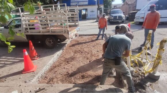 Se avanza en reparar baches, pero lluvias generan que broten otros en Ahome; ciudadanos tengan paciencia: Comun