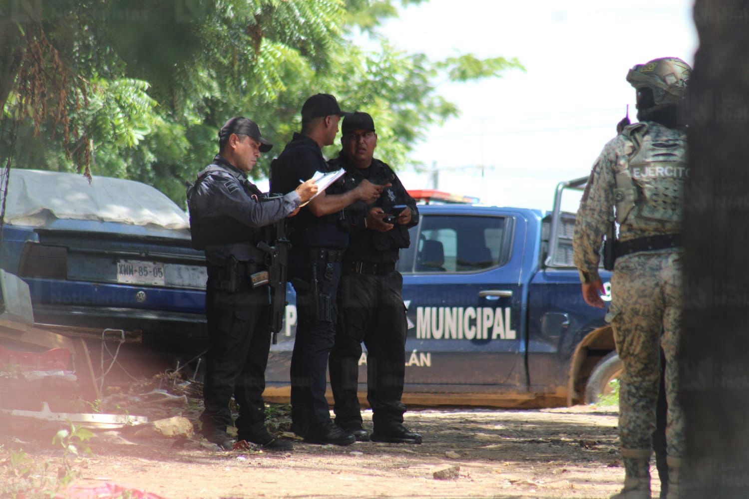 Balean a un hombre en terreno baldío de la colonia Presas del Valle en Mazatlán