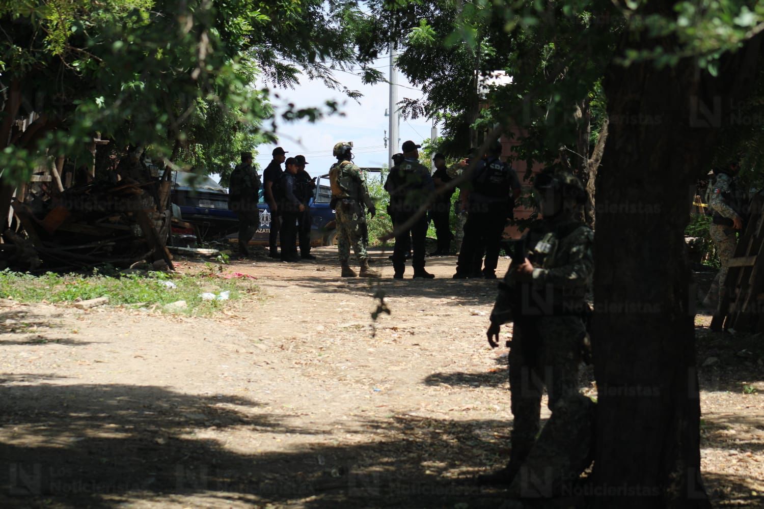 Balean a un hombre en terreno baldío de la colonia Presas del Valle en Mazatlán