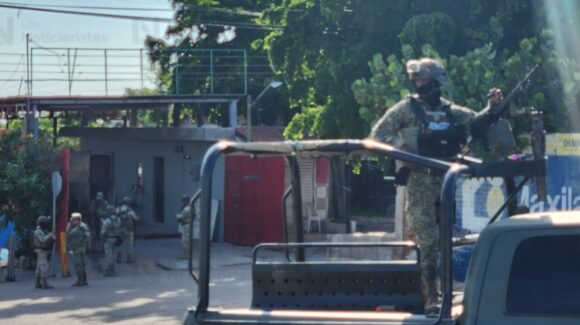 Atacan a balazos negocio de compra y venta de fierro viejo en la colonia Gustavo Díaz Ordaz en Culiacán, Sinaloa