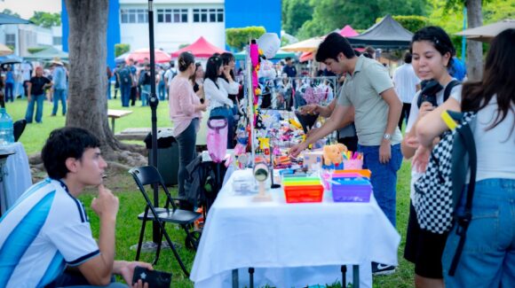 La FEUAS lleva el espíritu de las Fiestas Patrias a los jardines de Ciudad Universitaria con su Bazar Mexicano