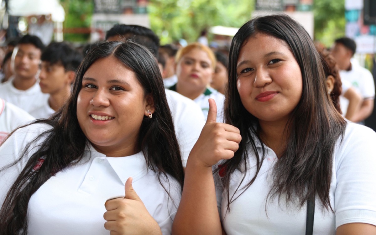 Becarias de Jóvenes Escribiendo el Futuro
