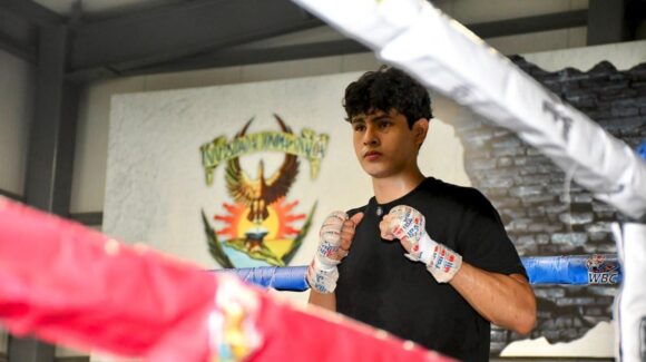 Hugo Padilla de Mazatlán, Sinaloa, da otro paso hacia los Panamericanos; el boxeador de la UAS avanza al Continental