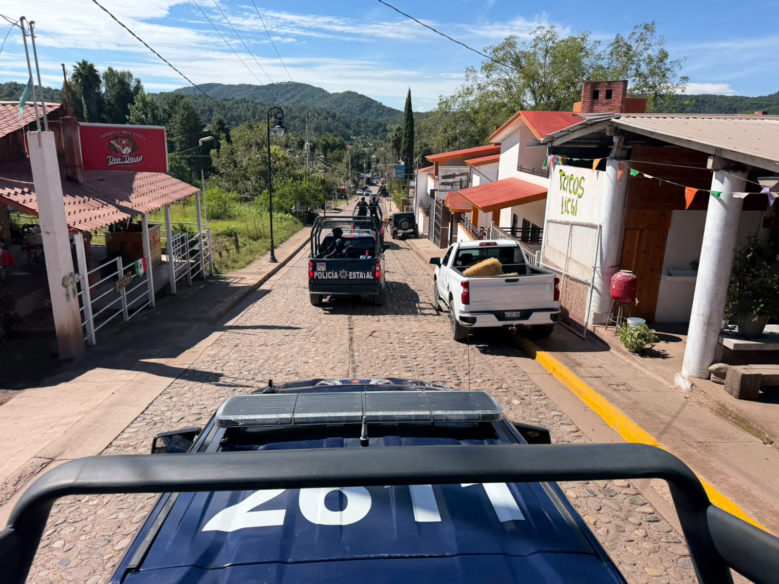 Patrulla de la Policía Estatal en Surutato, Badiraguato