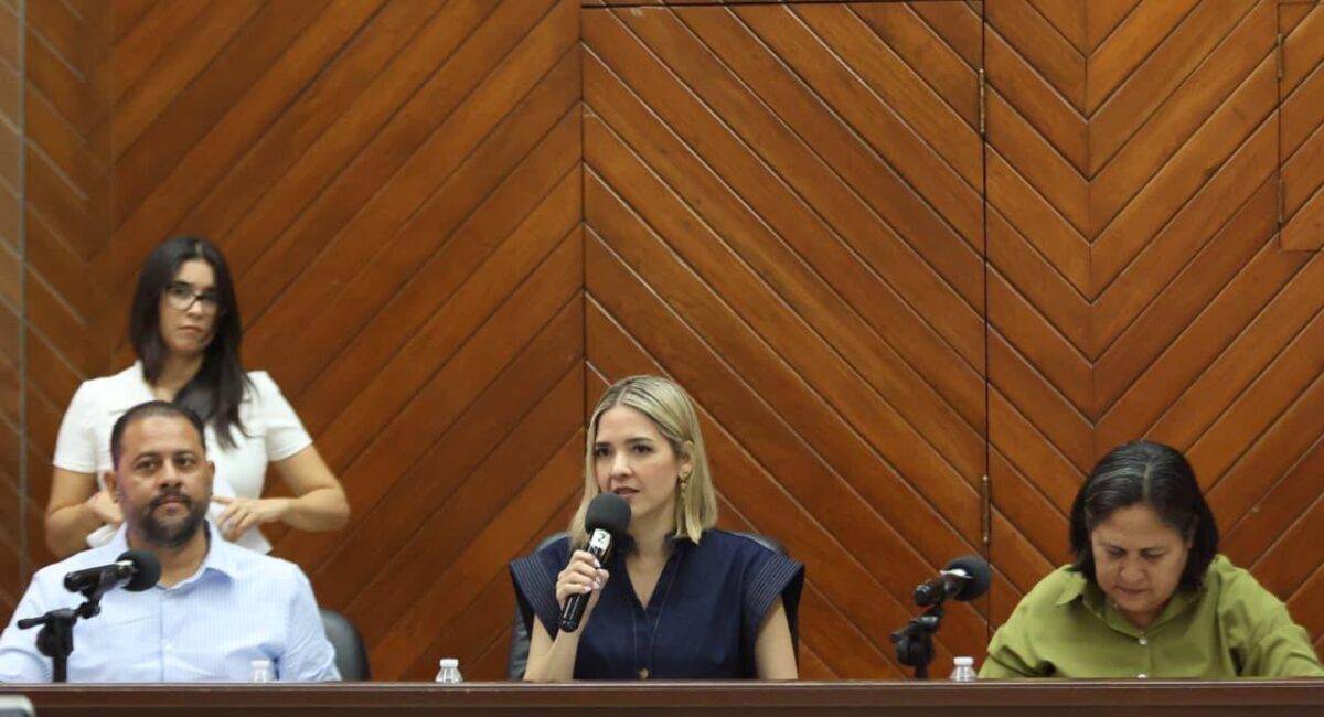 Reparaciones en calles y drenaje, escuelas y plazas; ciudadanos ponen sus necesidades sobre la mesa en Mazatlán, Sinaloa en Cabildo Abierto