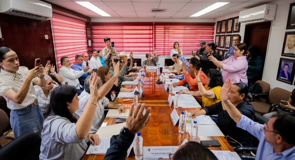 Comparece el titular del OIC ante el Cabildo de Guasave; regidores exigen sanciones contra anterior administración