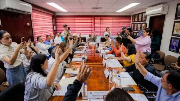 Comparece el titular del OIC ante el Cabildo de Guasave; regidores exigen sanciones contra anterior administración