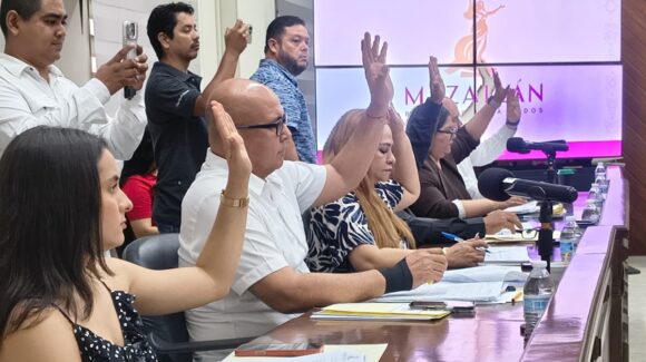 Cabildo de Mazatlán aprueba tres nuevos fraccionamientos y convocatoria del Premio al Mérito Juvenil 2026