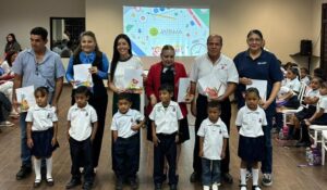Ayudan a mil estudiantes en Ahome con la campaña “Llenemos mochilas de sueños”; entregan útiles escolares
