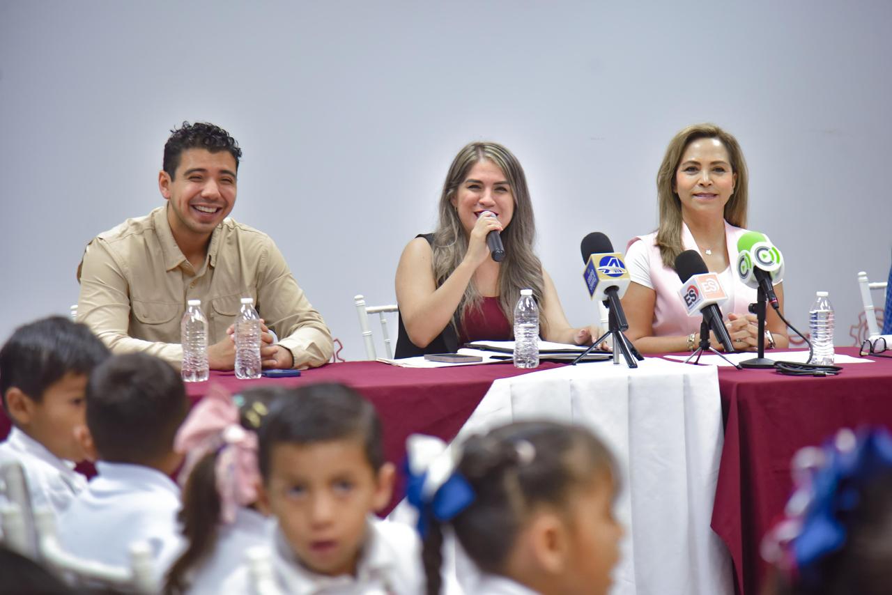 Campaña "Llenemos las mochilas de sueños" en Ahome