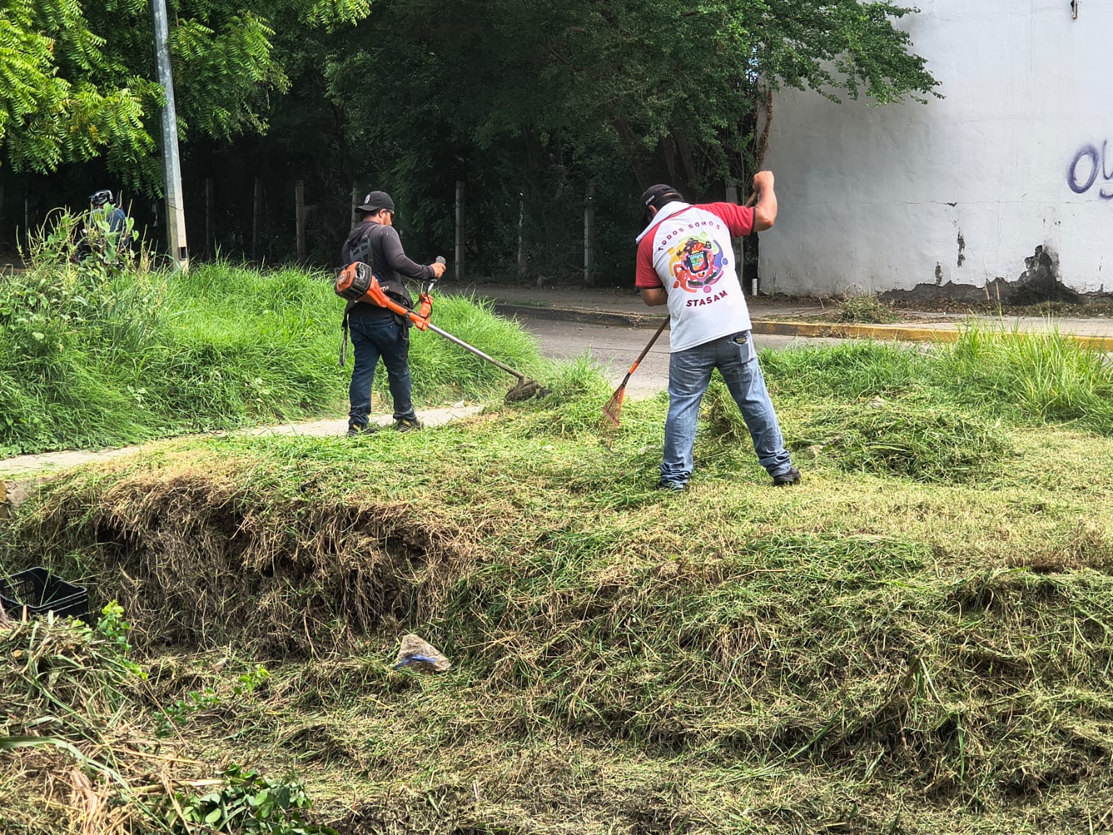 Desazolvan 53 de los 57 kilómetros de canales pluviales de Mazatlán
