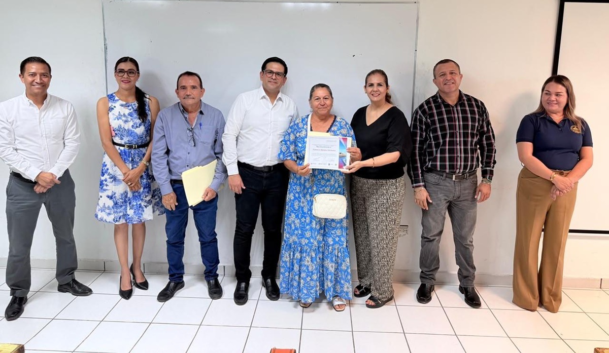 Capacitan a mujeres pescadoras de El Jitzámuri, en Ahome