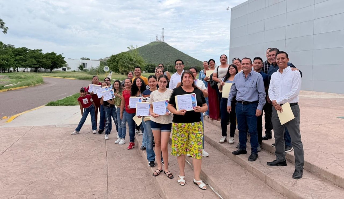 Capacitan a mujeres pescadoras de El Jitzámuri, en Ahome