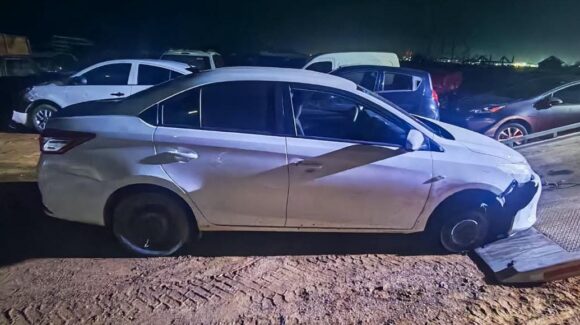 Hallan en abandono auto robado rumbo al Libramiento Tepic-Mazatlán, Sinaloa