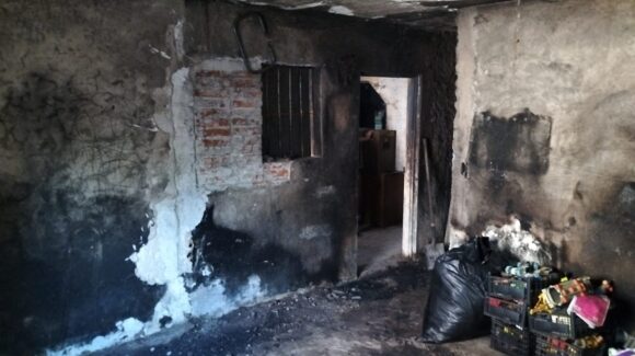 Perdieron todo en el incendio de su casa; DIF Ahome tiende la mano a familia afectada en Los Mochis