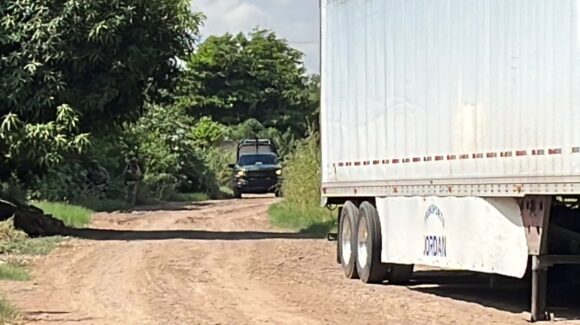 ¡Ya son dos! Catean vivienda en la colonia San Fernando de Guasave, Sinaloa; militares mantienen resguardo