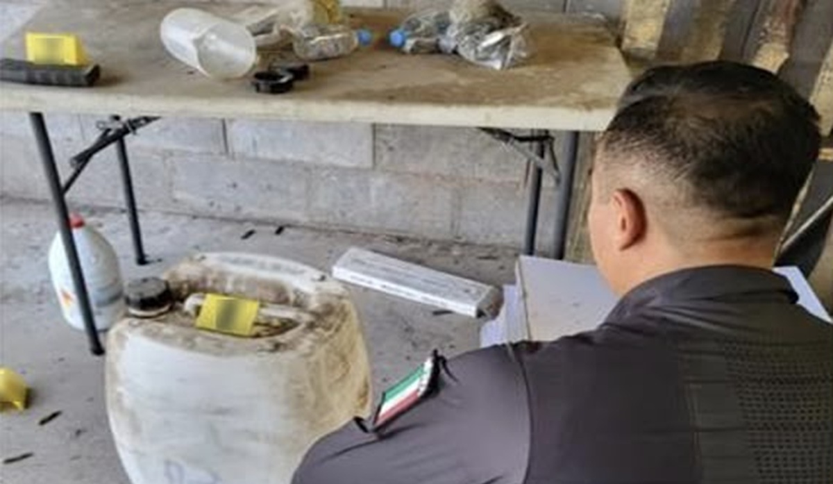 Aseguran drogas, chalecos y sustancias en cateo a inmueble en Culiacán
