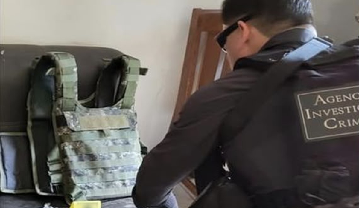 Aseguran drogas, chalecos y sustancias en cateo a inmueble en Culiacán