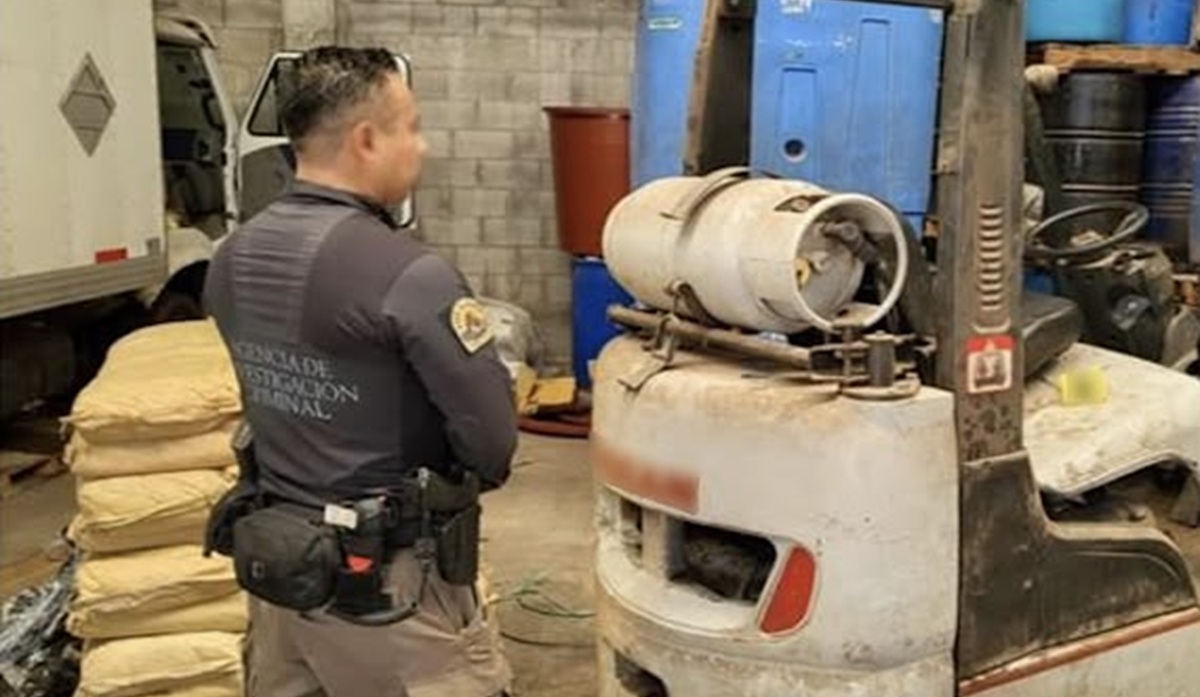 Aseguran drogas, chalecos y sustancias en cateo a inmueble en Culiacán