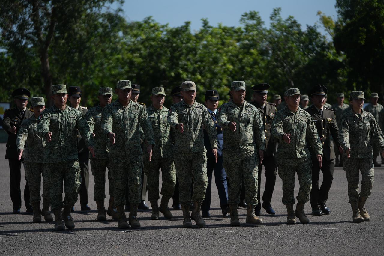 Ceremonia de ascenso de militares en Mazatlán