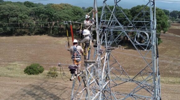 Se restablece energía eléctrica en La Constancia, El Fuerte, Sinaloa; vecinos liberan paso por carretera