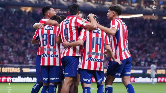 ¡Hay nuevo líder en el Apertura 2026! Chivas arrebata la cima al América