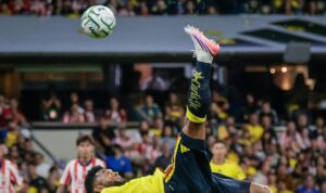 Chivas y América empatan en el Clásico Nacional