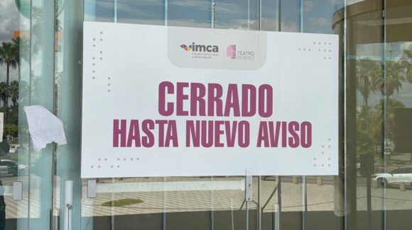 ¡Hasta nuevo aviso! Se consuma cierre de Teatro Ingenio, CIE y Trapiche en Los Mochis, Sinaloa; fueron colocados grandes letreros advirtiéndole a la gente