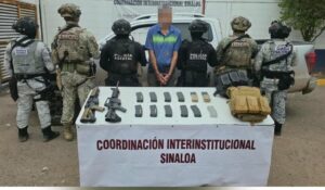 Arrestan a dos hombres tras ataque armado contra los GOES en la sindicatura de Costa Rica, al sur de Culiacán, Sinaloa
