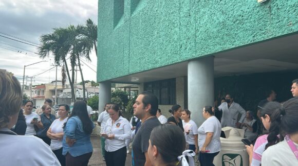 Desde el sábado, la clínica 46 del IMSS en Cañadas, Culiacán no tiene aire acondicionado; pacientes reportan molestias por calor