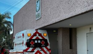 Mujer resulta lesionada tras ser arrollada por un vehículo en la carretera de El Maviri, Ahome, Sinaloa