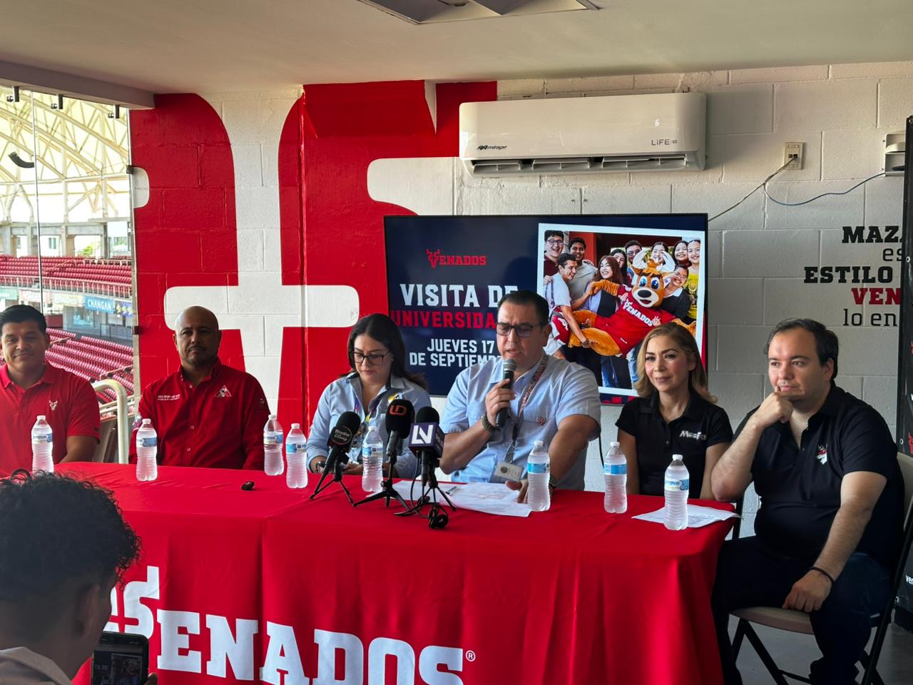 Directiva del Club Venados de Mazatlán en conferencia de prensa