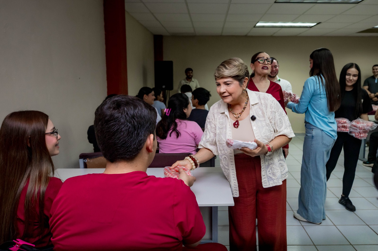 Comedor Móvil del IMJU Guasave llega a la UAdeO