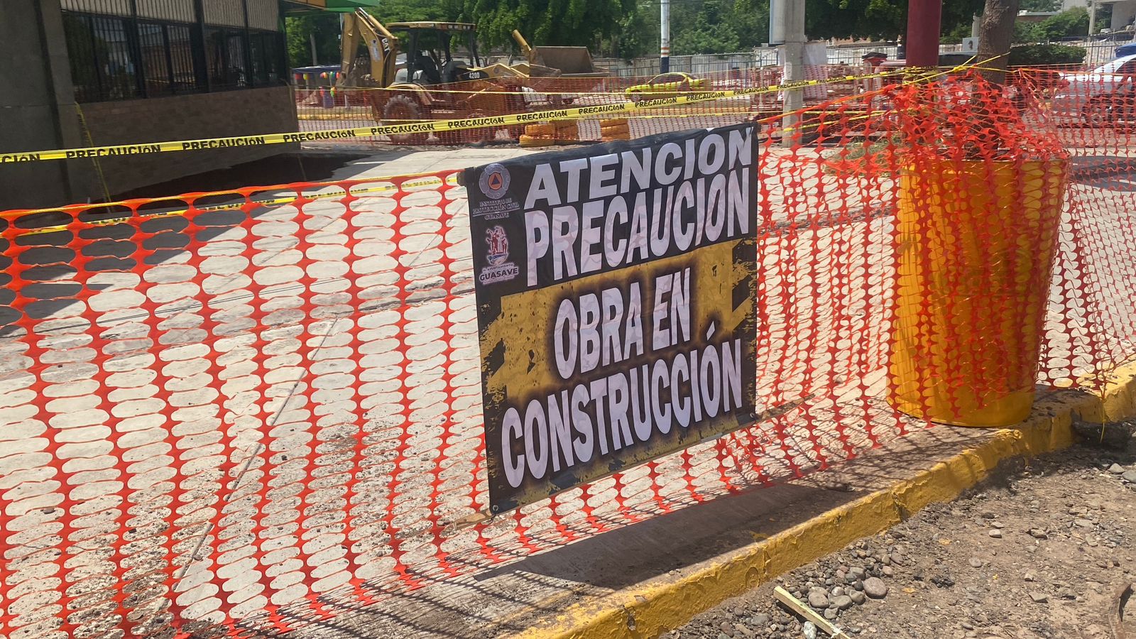 Socavón del bulevar Central de Guasave