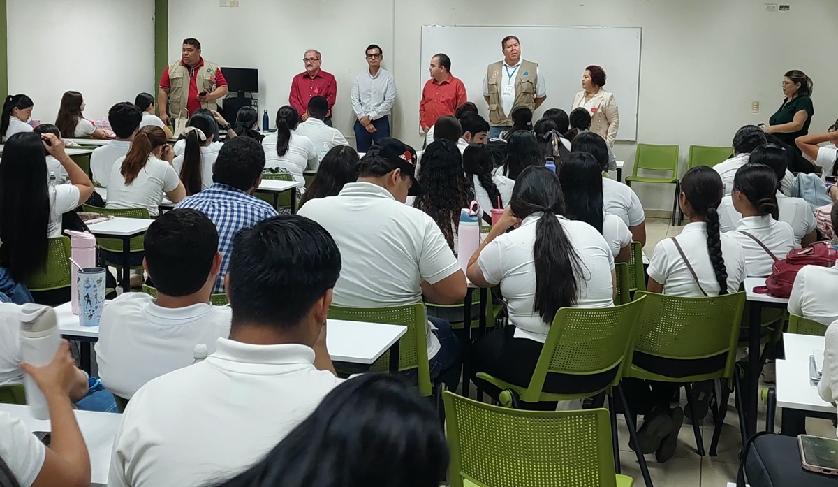 Conferencia sobre enfermedades cardíacas en Guamúchil