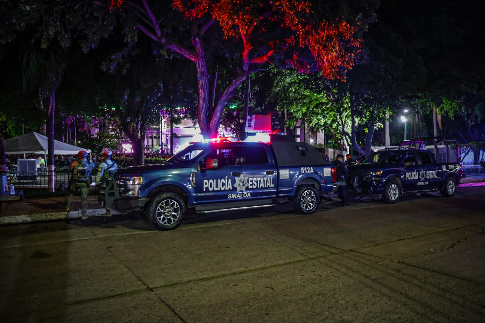 Autoridades de seguridad resguardan perímetro del Palacio de Gobierno en Culiacán