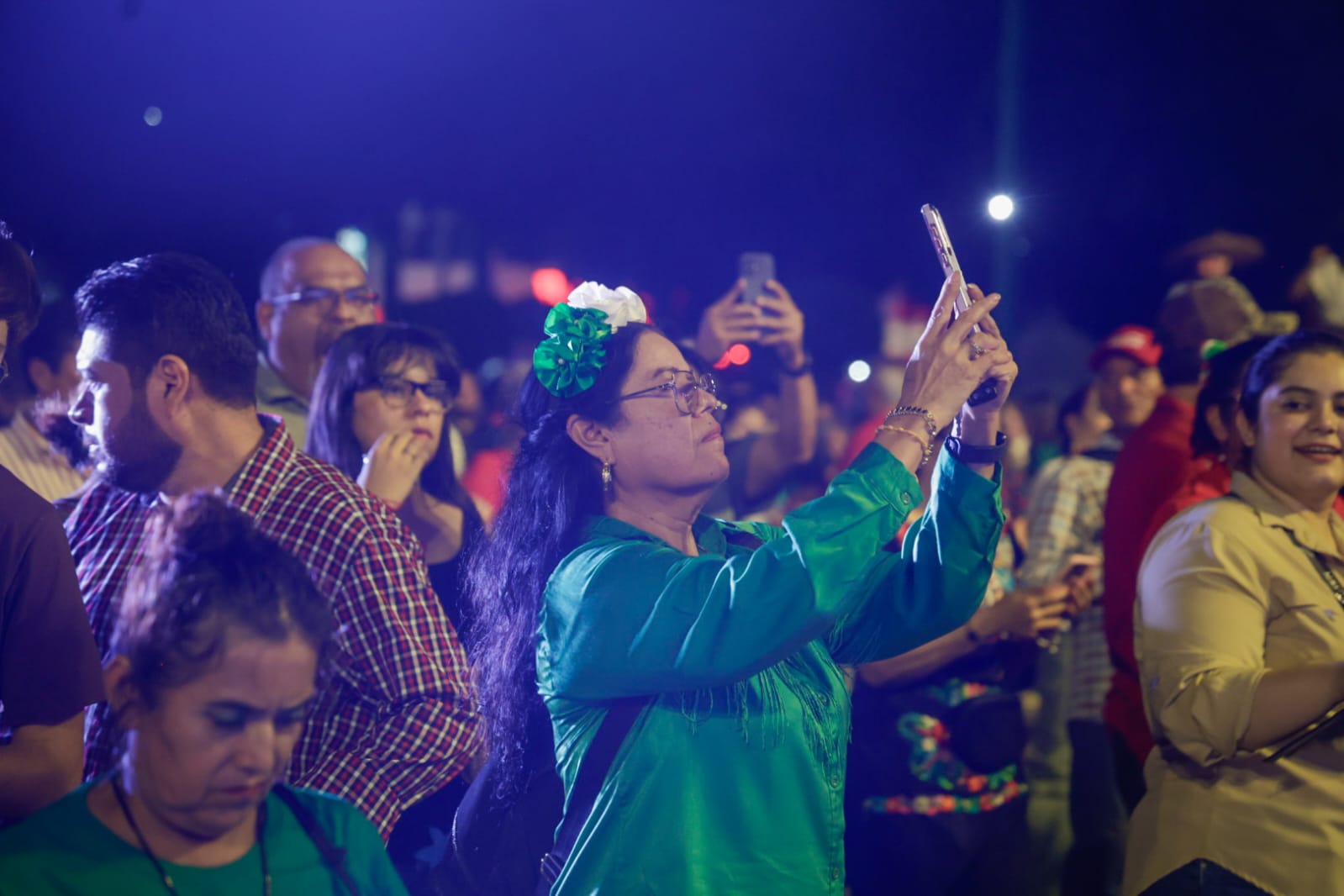 Ciudadanos de Culiacán acudieron a celebrar el Grito de Independencia en Palacio de Gobierno