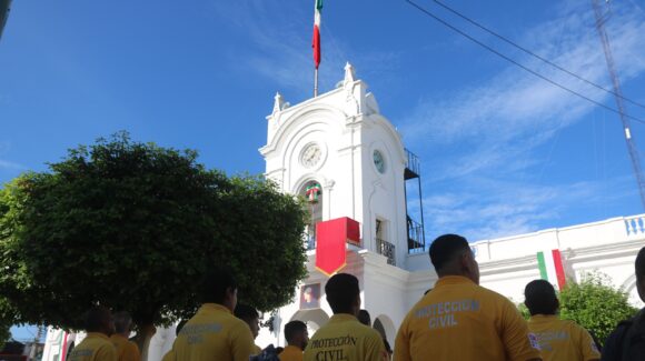 Escuinapa, Sinaloa, recuerda a víctimas del 19-S y reconoce a quienes protegen a la población