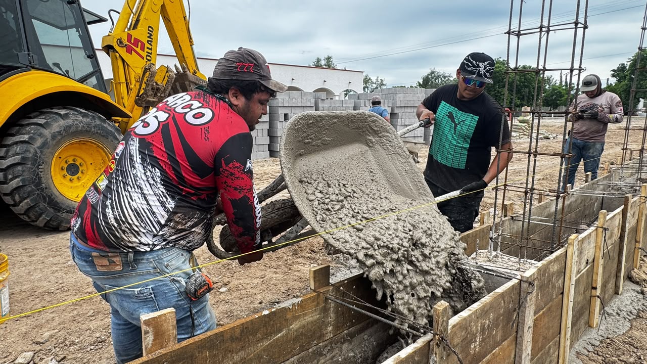 Construyen barda y aula de educación especial en El Fuerte