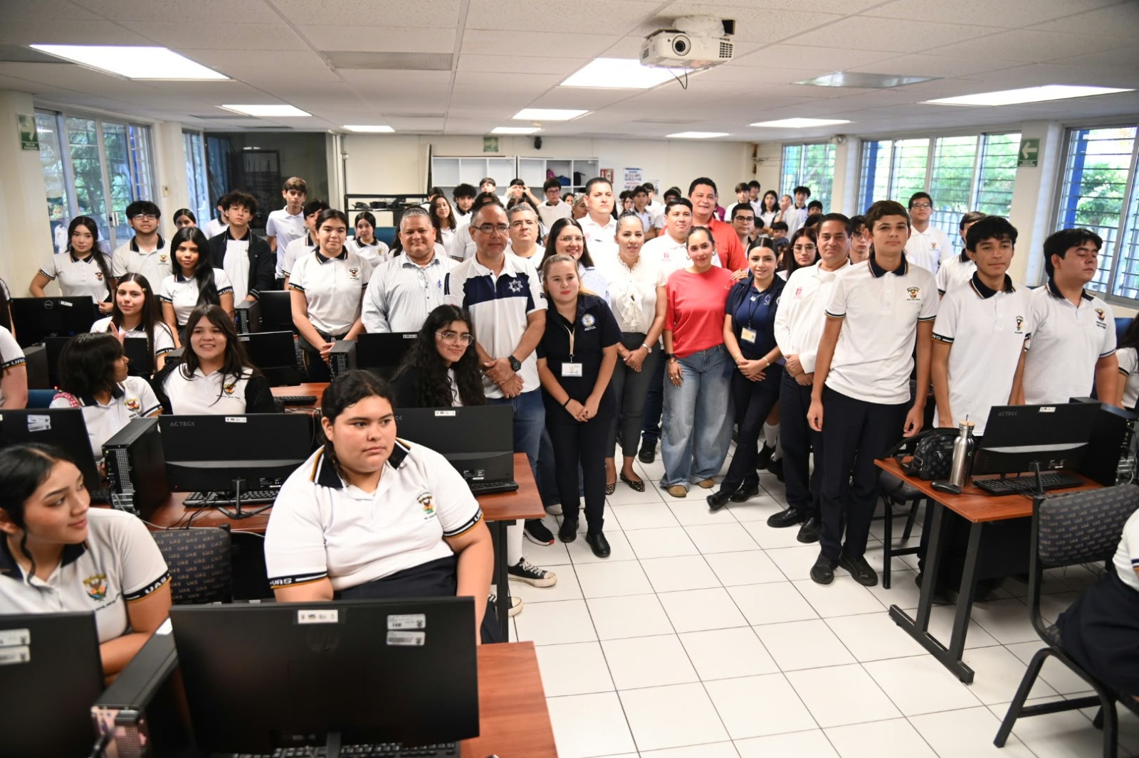 Imparten el curso “Medidas de seguridad en situaciones de riesgo externo” a estudiantes de la UAS