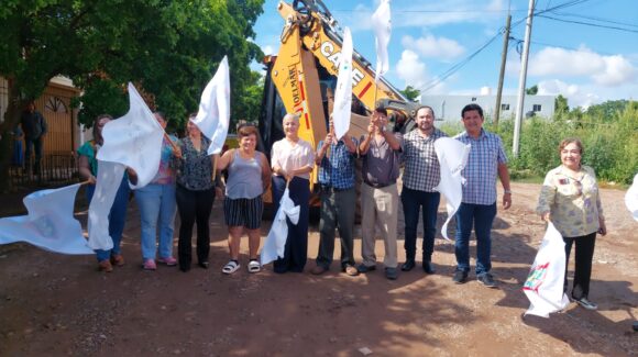 Con inversión de más de un millón de pesos, inician red de drenaje sanitario en la colonia 15 de Julio, en Guamúchil