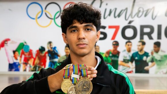 El ISDE recibe a Dante Urquiza tras ganar tres medallas en el Mundial de Powerlifting 2026 en Sudáfrica