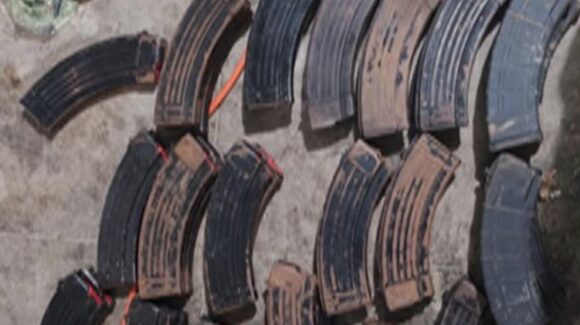 Aseguran arsenal durante operativo del Ejército en Los Cerritos, Concordia, Sinaloa