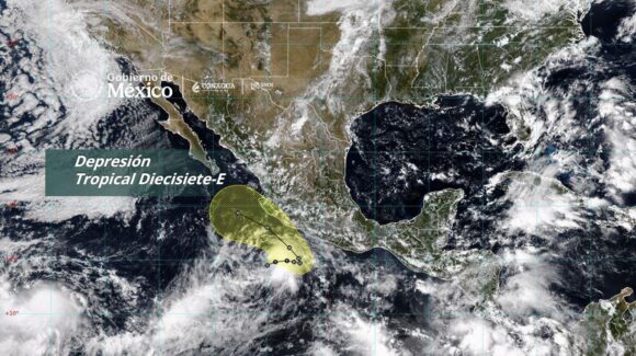 Se forma la depresión tropical Diecisiete-E; prevén su evolución a huracán categoría 3 en costas de Michoacán y Colima