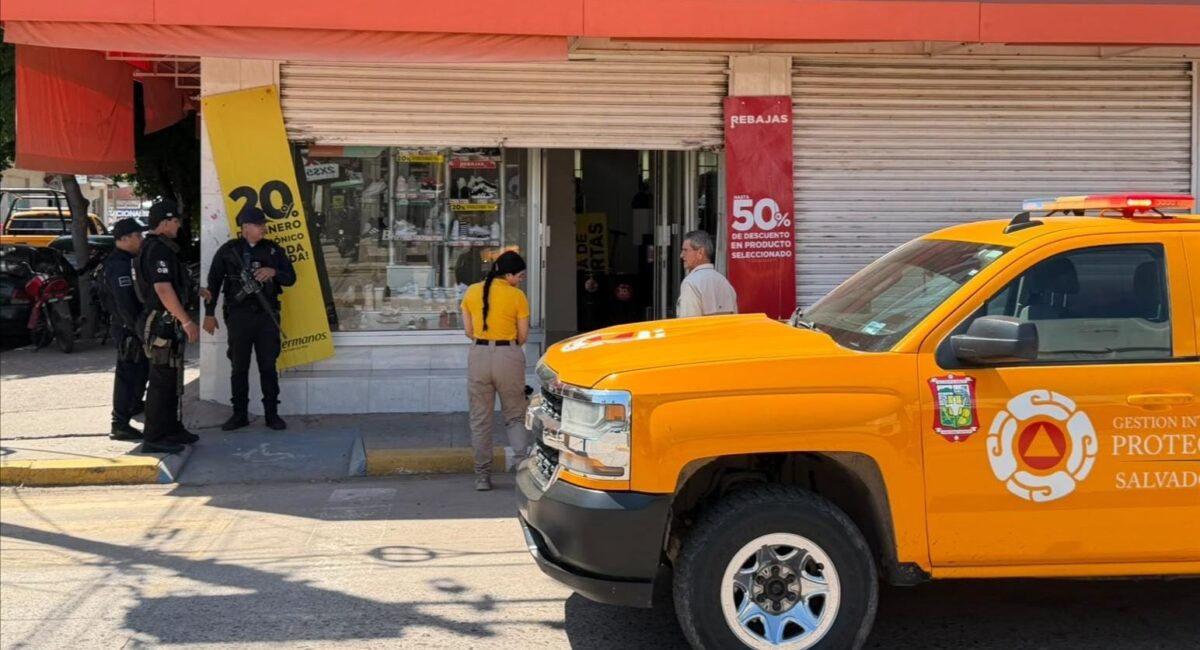 Derrumbe de enjarre deja a trabajador lesionado en negocio del centro de Guamúchil