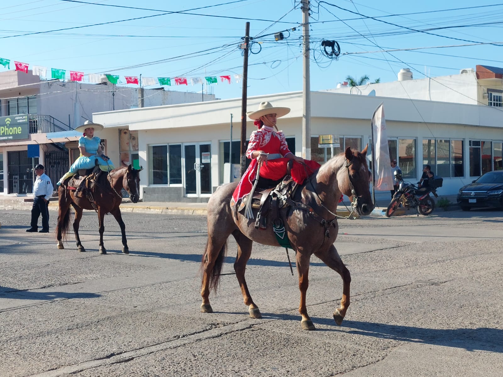 Desfile cívico-militar en Guamúchil por la Independencia de México